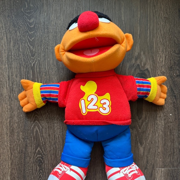 2010 Hasbro Sesame Street 14" Plush Stuffed 123 Talking/Singing Ernie - Picture 1 of 4